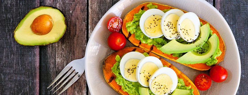 Starting your day with healthy breakfast foods can help you maintain energy, fend off hunger attacks and lose weight.